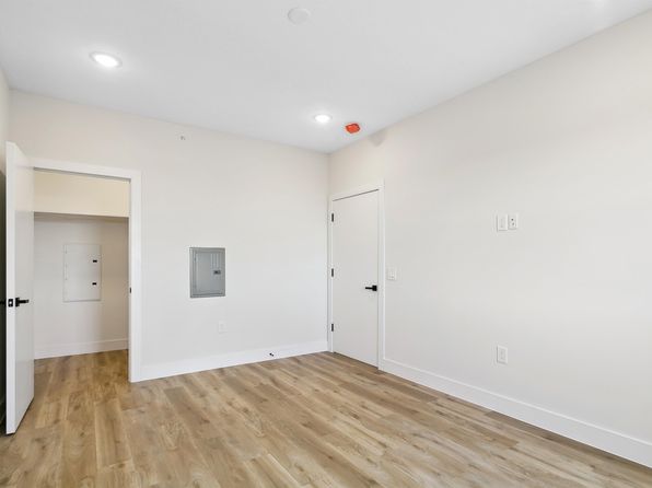 582-586 66th St #301