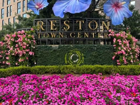 12000 Market St APT 408, Reston, VA 20190