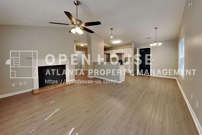 3 bed, 2.0 bath, 1264 sqft, $1,725 — Photo 4