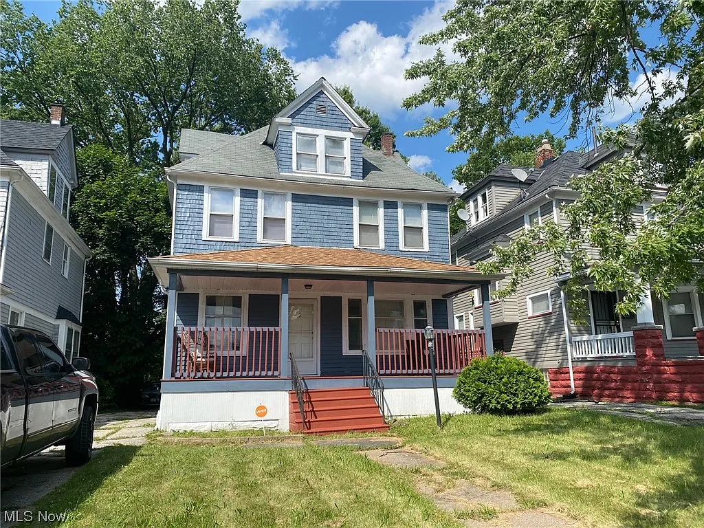 1853 Hastings Ave photo 1