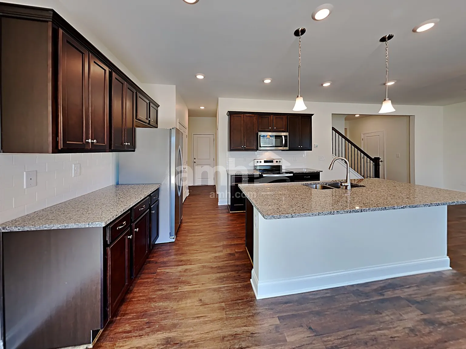 4 bed, 2.5 bath, 2098 sqft, $2,435 — Photo 4