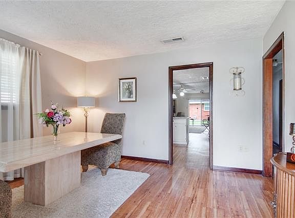 4th image of 4020 Newton St