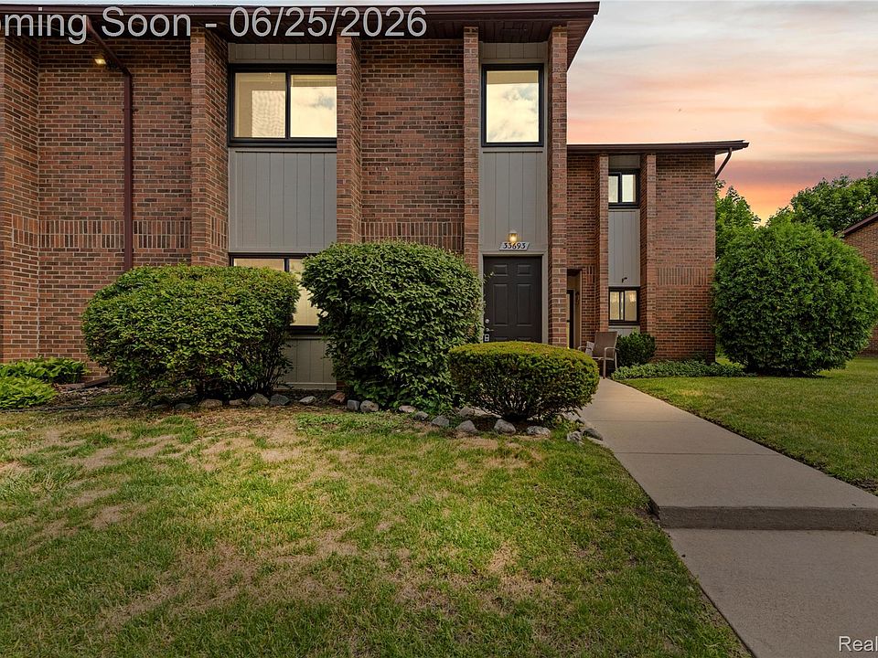 1st image of 33693 Pondview Cir