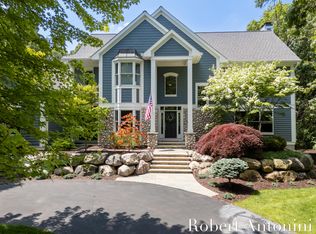 1977 Emerald Glen Ct NE, Ada, MI 49301