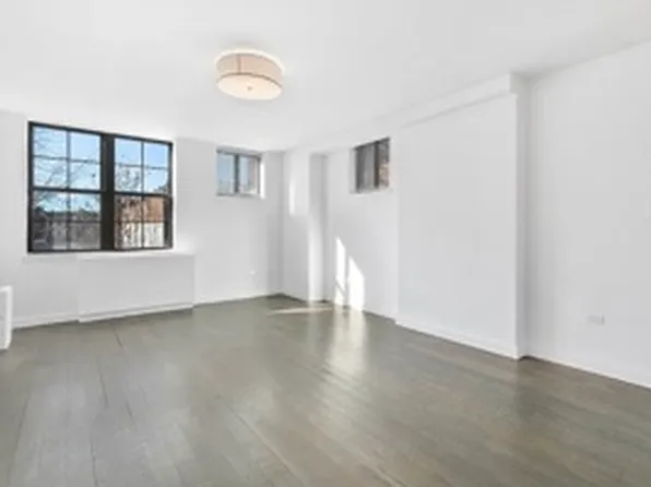 222 West 14th Street image 1 of 9