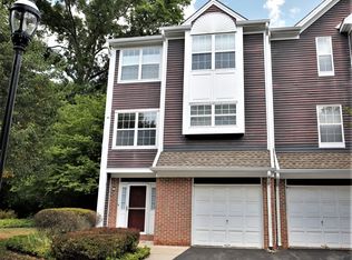 13 Halstead Pl, Princeton, NJ 08540