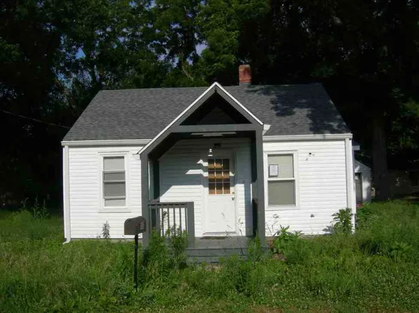905 S Washington St, Clinton, MO 64735