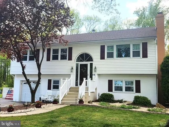 121 N Hunter Forge Rd, Newark, DE 19713