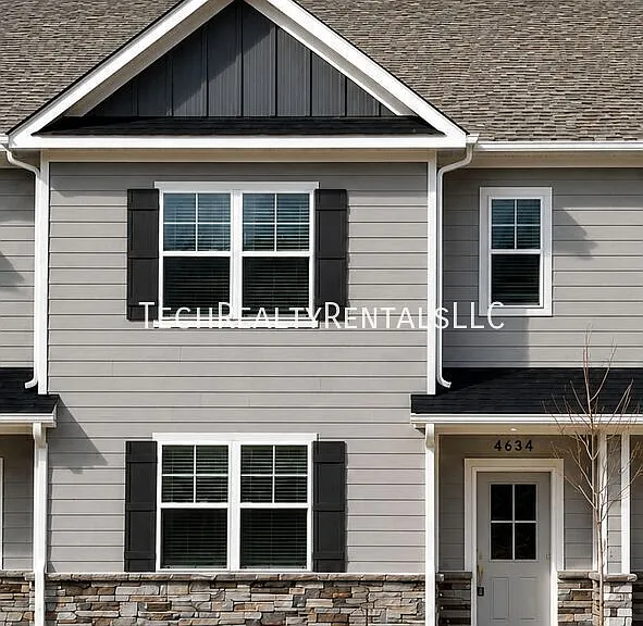 4634 Dogwood Pl #1 — Photo 2