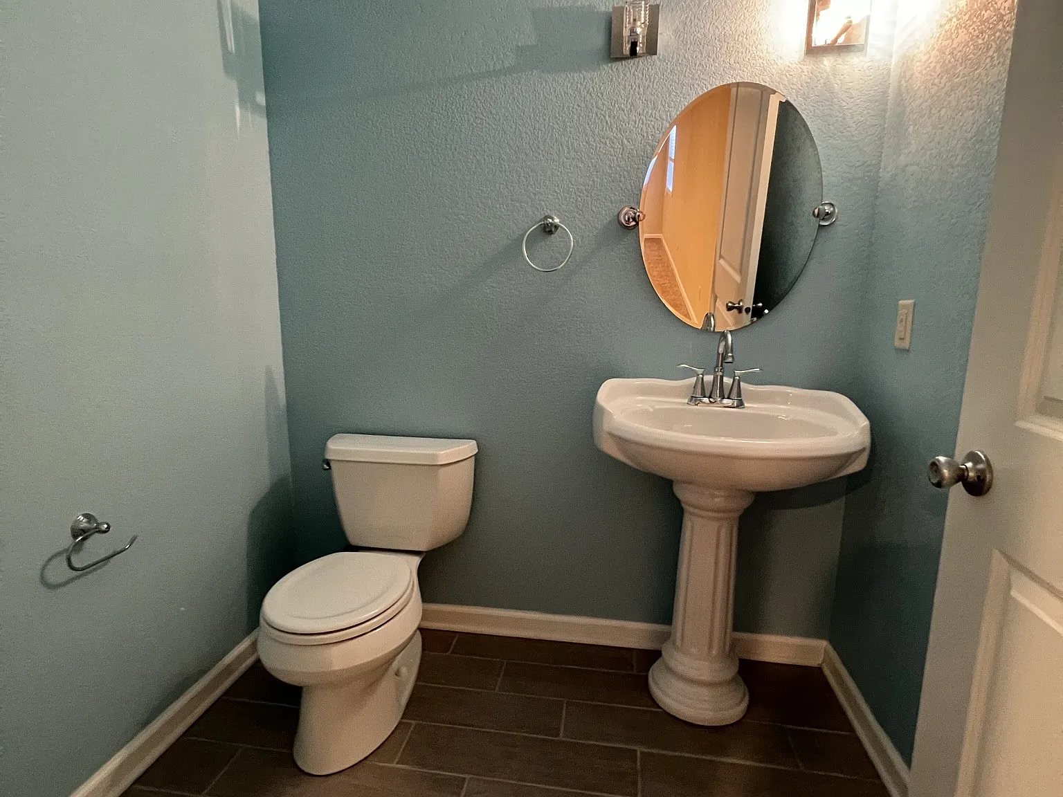 Very Nice Large 4 Bedroom House — Photo 3