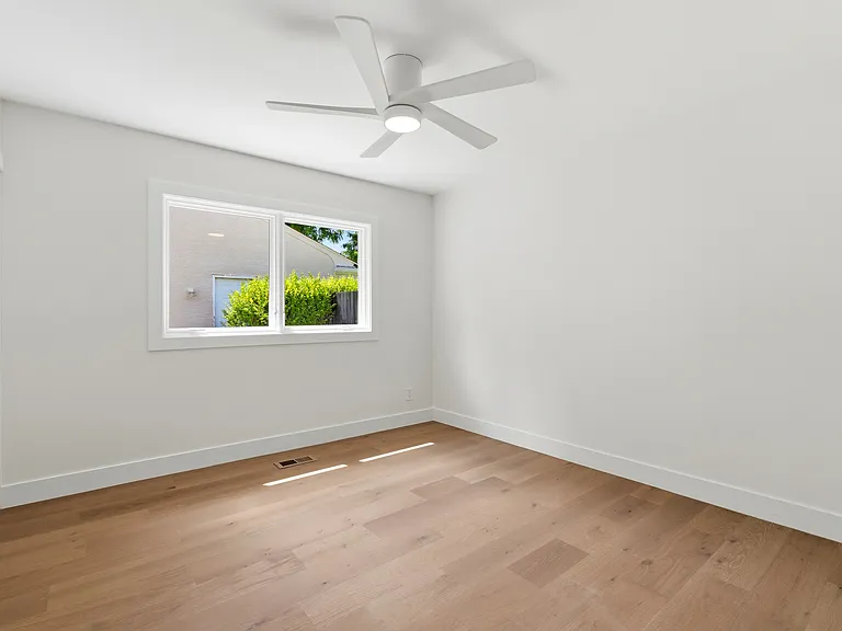 2276 Johnston Rd — Photo 51