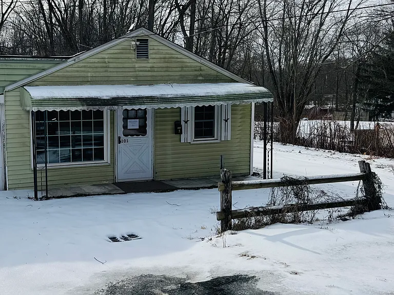 101 Honeywell Ln #2 — Photo 6