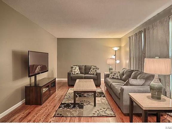 2nd image of 2062 Seven Pines Dr