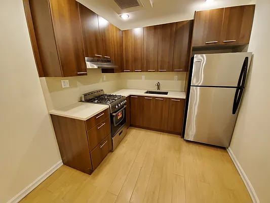 Rented by Metro Garden Realty NYC | media 42