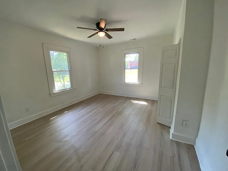 607 Glasgow Rd — Photo 6
