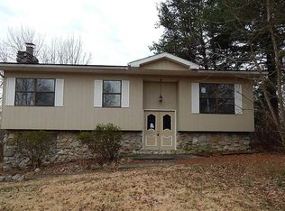 7477 Oak Park Dr, Newburgh, IN