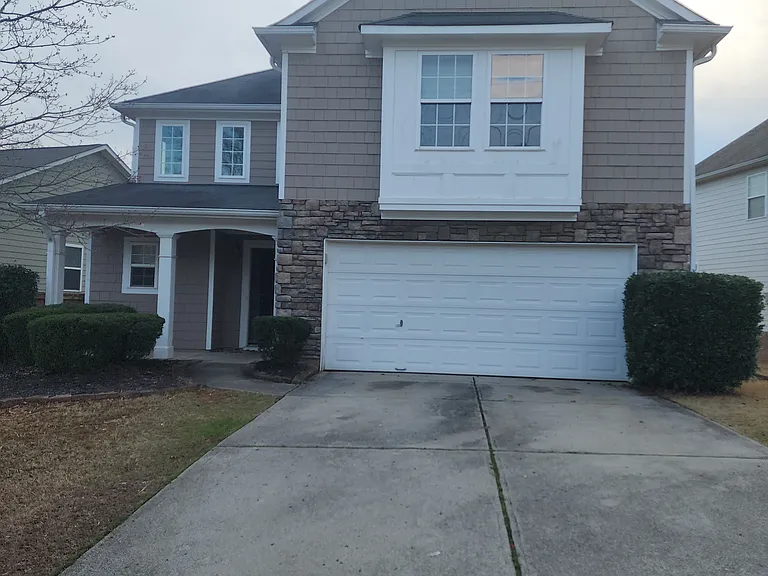 351 Roseglen Dr — Photo 1