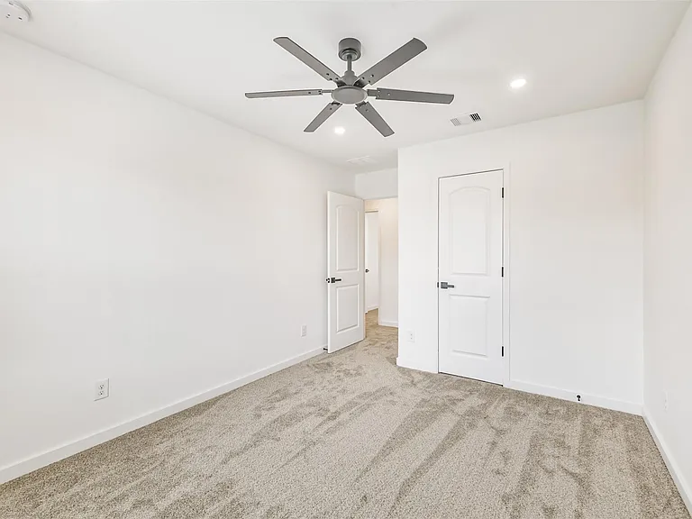 15203 Lake Powell Dr — Photo 24