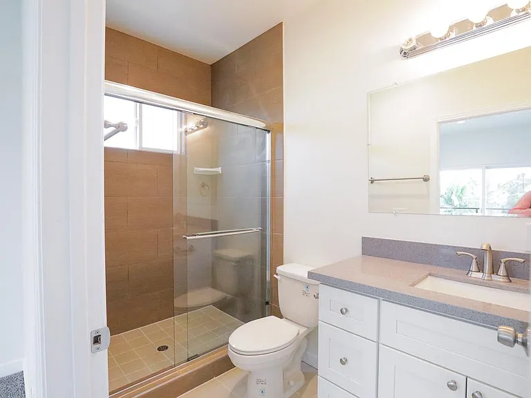 2820-2822 S Cloverdale Ave #1 — Photo 7