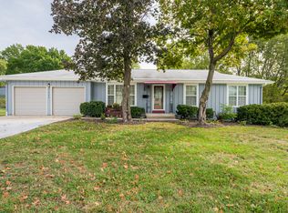 7111 Nieman Rd, Shawnee, KS 66203