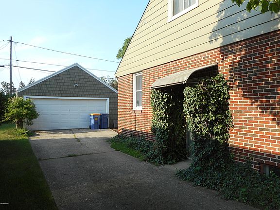 5th image of 625 Mulford Dr SE