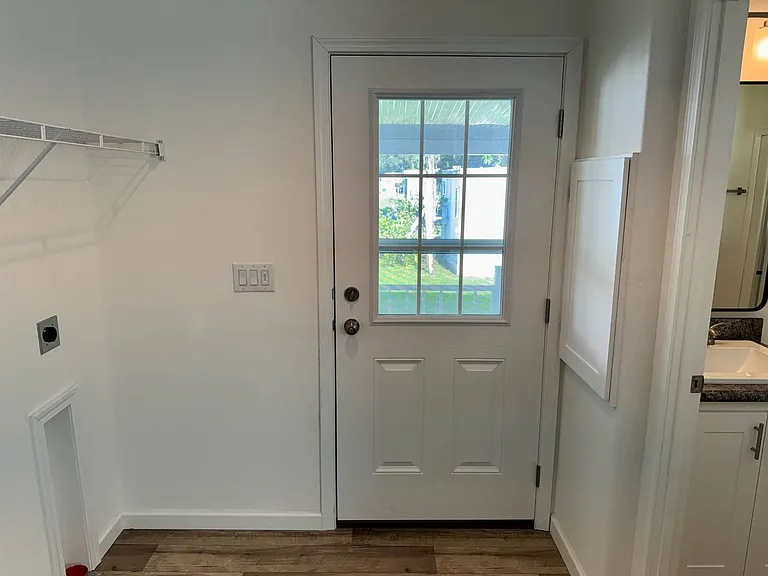 887 E Colonial Cir — Photo 23