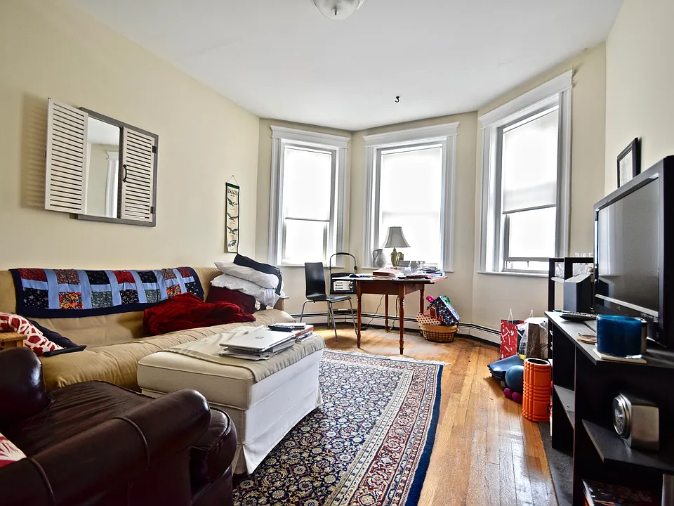 9 Colborne Rd #6
