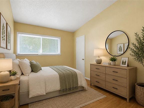 4th image of 413 Sagebrush Ln