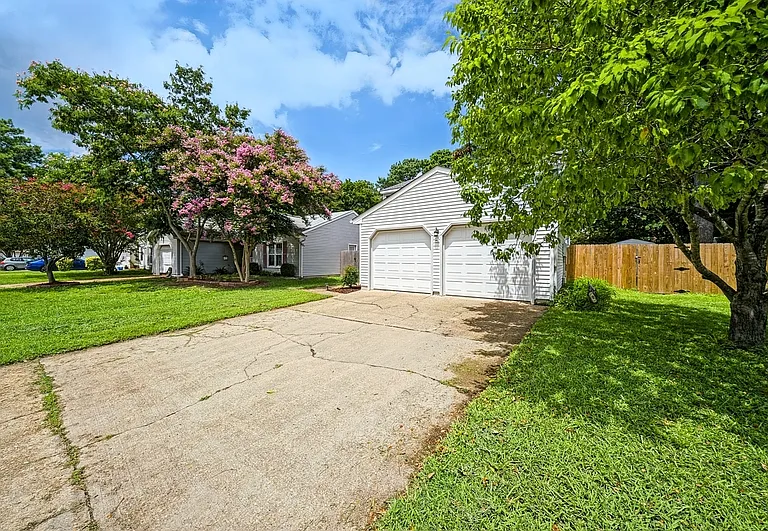 1119 Mill Lake Quarter — Photo 4