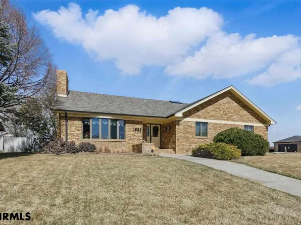 1523 Idlewyld Dr, Scottsbluff, NE 69361
