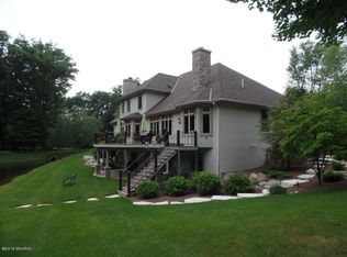 3377 Gaslight Ln, Saugatuck, MI 49453