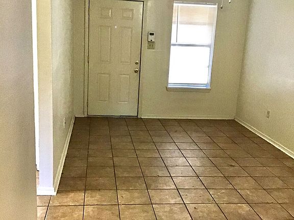 2nd image of 2435 Elm Park Dr