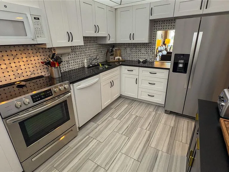 7461 W Country Club Dr N #209 — Photo 8