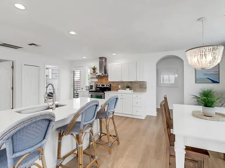 1097 Frank Whiteman Blvd — Photo 11