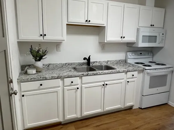 1221 Lake Dr #38, Cantonment, FL 32533