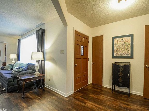 5th image of 4902 Lewis Ln