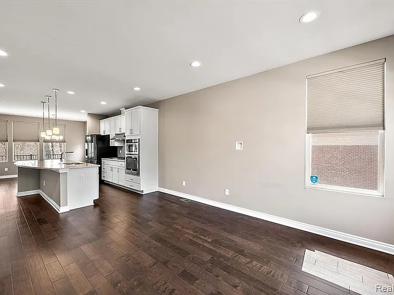 2877 Hartwick Dr — Photo 14