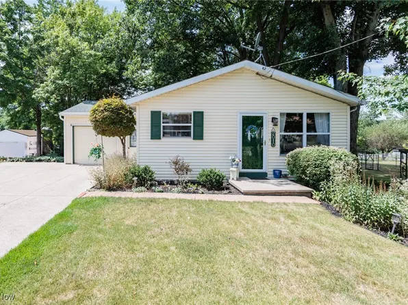 2010 Sequoia St, Cuyahoga Falls, OH 44221