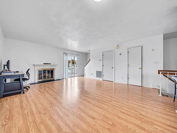 4th image of 3048 Winterberry Dr