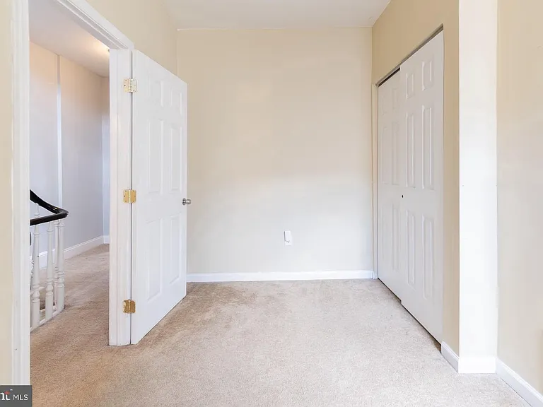 928 S 18th St — Photo 28