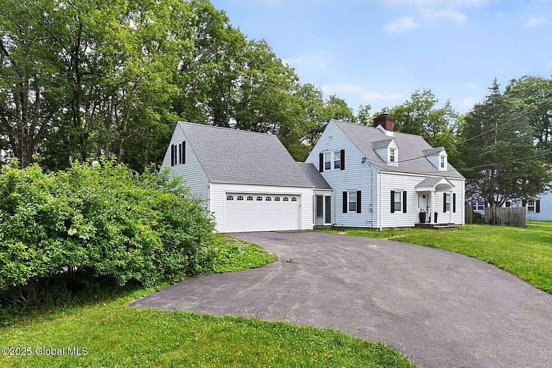 2nd image of 59 Highwoods Road