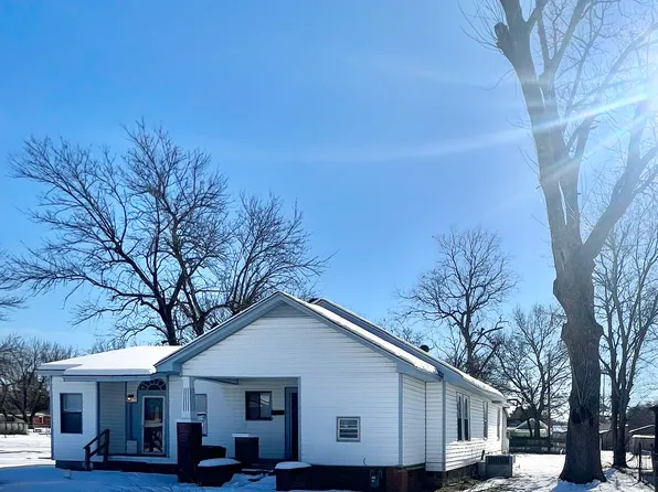 807 W Ragan St, Henryetta, OK 74437