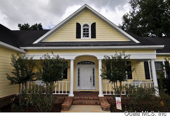 2nd image of 909 NE 120th Pl