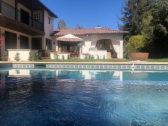 4th image of 855 Chimalus Dr