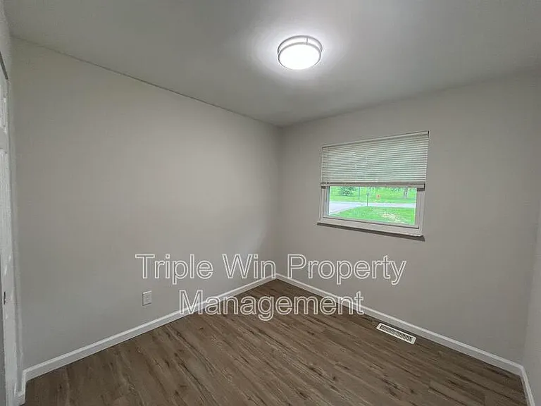 1014 Sunridge Trl W — Photo 24