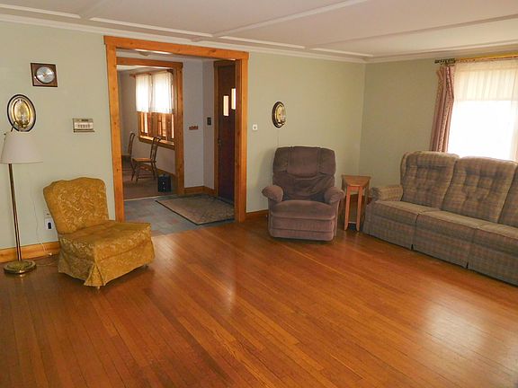 3rd image of 7 Joy Street