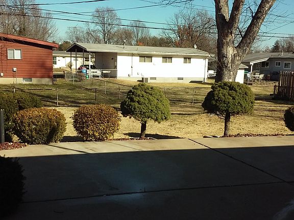 2nd image of 495 Moule Dr
