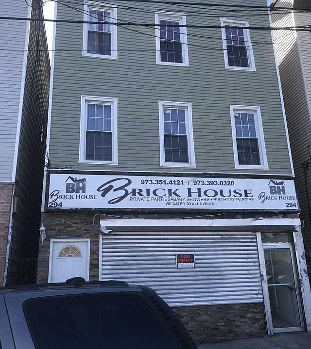 2nd image of 294 Orange St