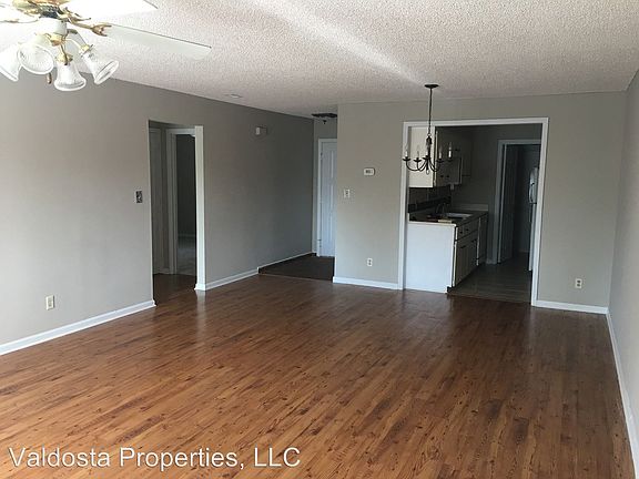 2nd image of 421 Heritage Pl