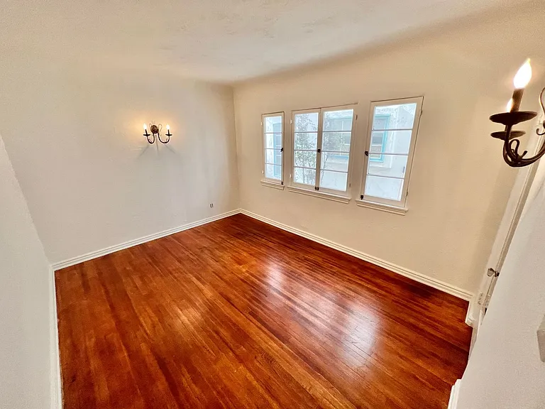 227 Granada Ave — Photo 15